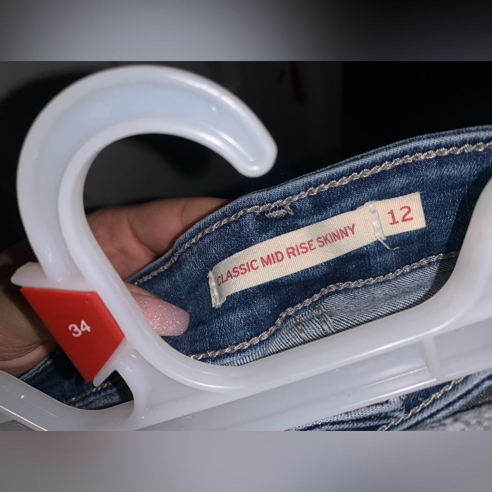 Levi’s - Picture 3 of 4